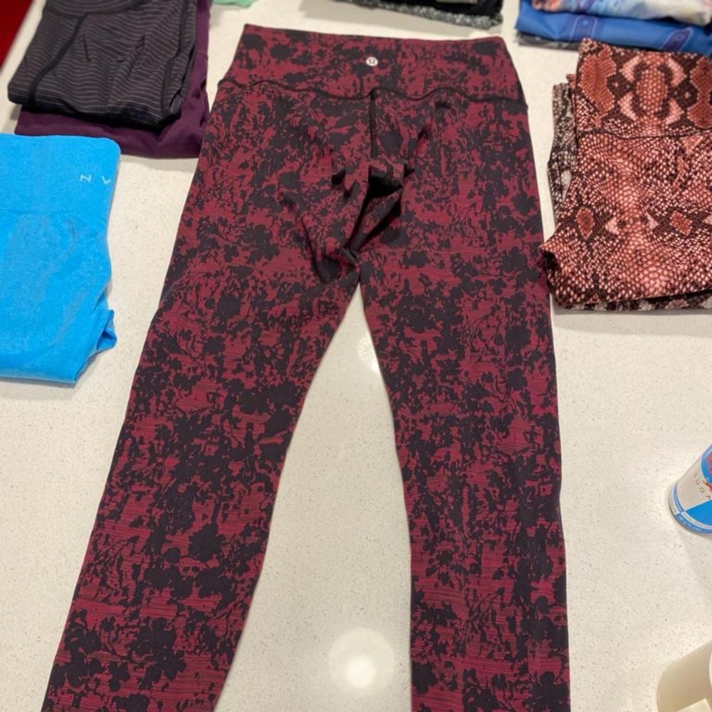 Lululemon leggings size 6